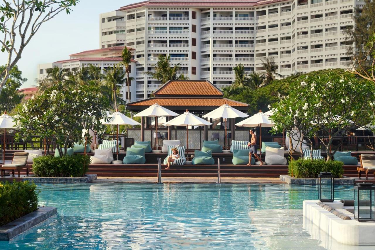 Dusit Thani Hua Hin - SHA Extra Plus Cha-Am Bagian luar foto The pool at the hotel
